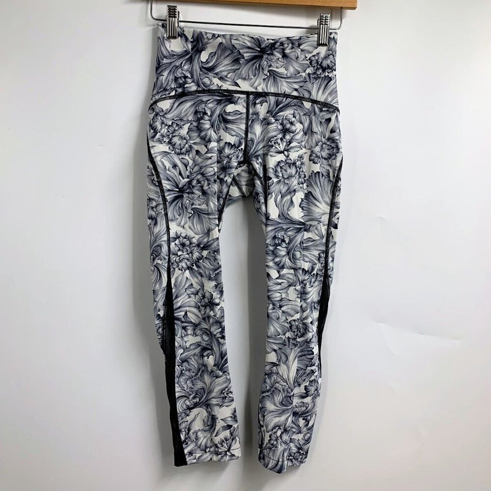 Lululemon Womens Train Times 19" Light Garden White Blk/Blk Yoga Leggings‎ SZ 4